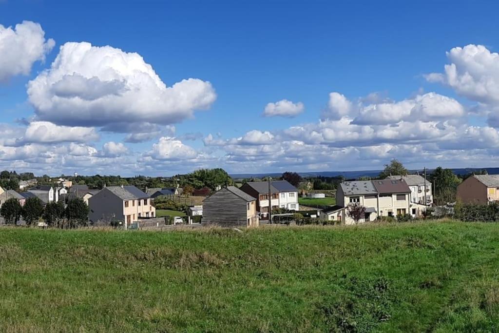Climatise 2 Etoiles, Vue Sur Les Remparts, Centre De Rocroi, Parking Privatif Et Garage Velos Rocroi