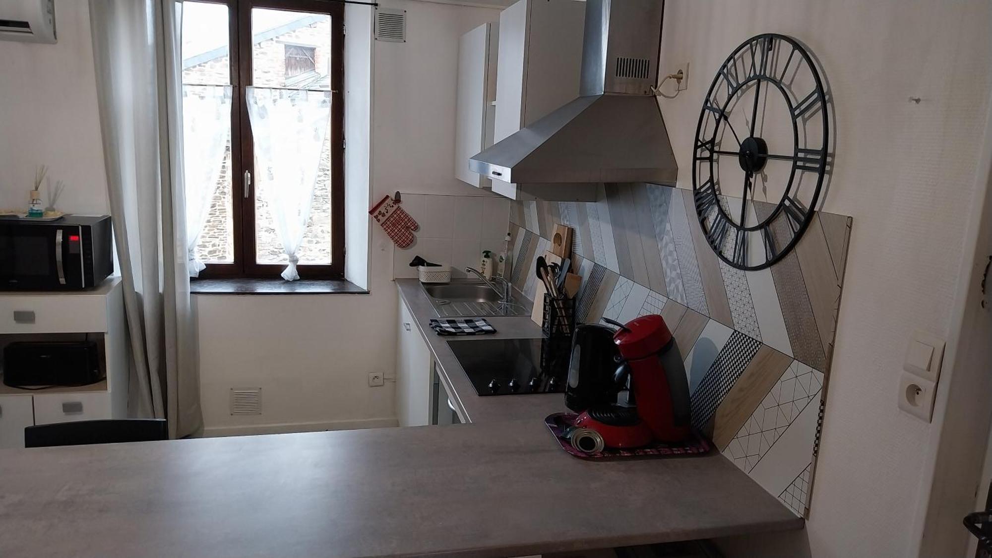 Appartement Climatise 2 Etoiles, Vue Sur Les Remparts, Centre De Rocroi, Parking Privatif Et Garage Velos Rocroi