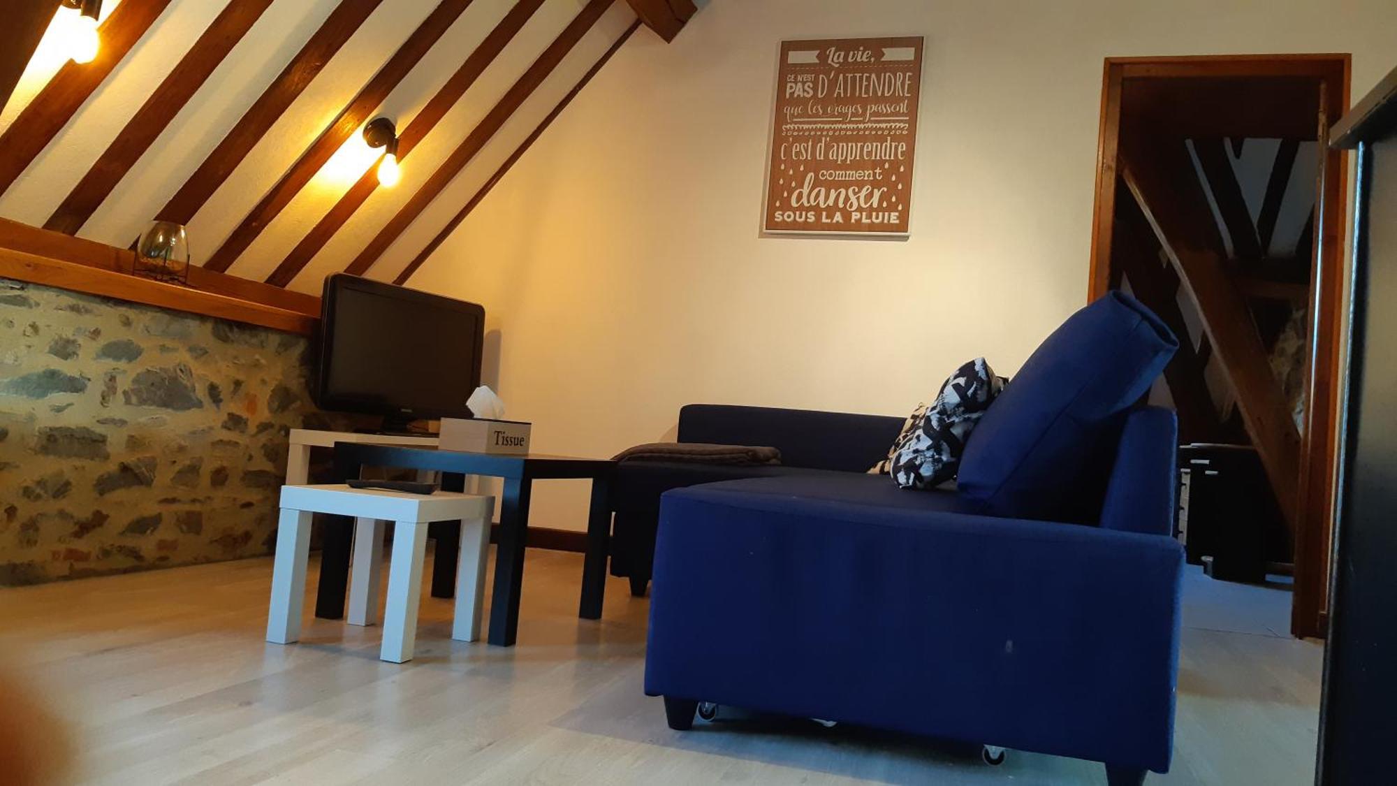 Appartement Climatise 2 Etoiles, Vue Sur Les Remparts, Centre De Rocroi, Parking Privatif Et Garage Velos